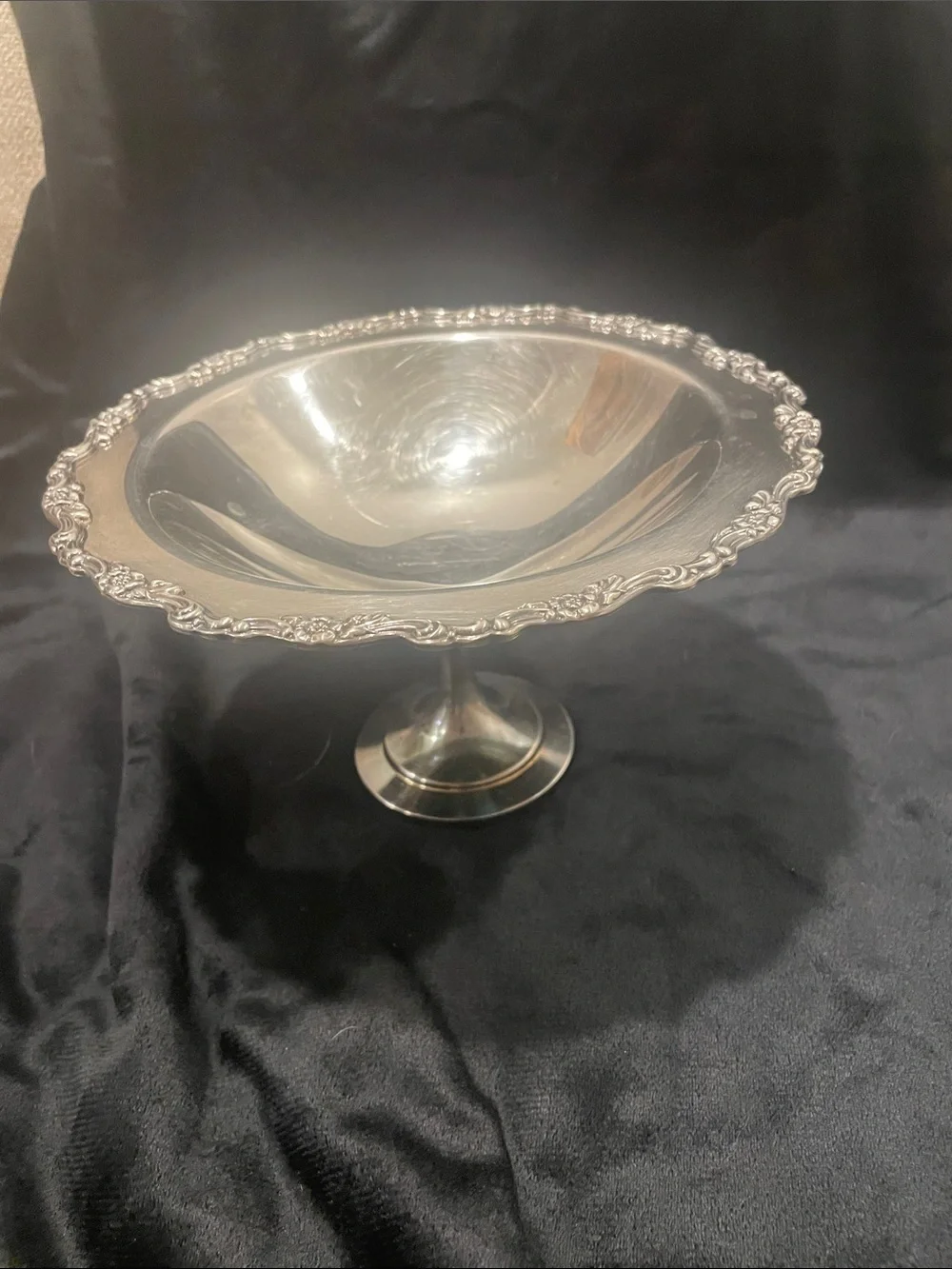 Oneida Silver-Plate Pedestal Compote with Scalloped Rim